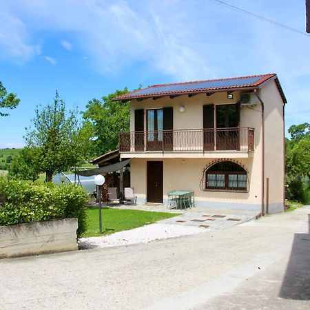 In Casetta Monforte dʼAlba Εξωτερικό φωτογραφία
