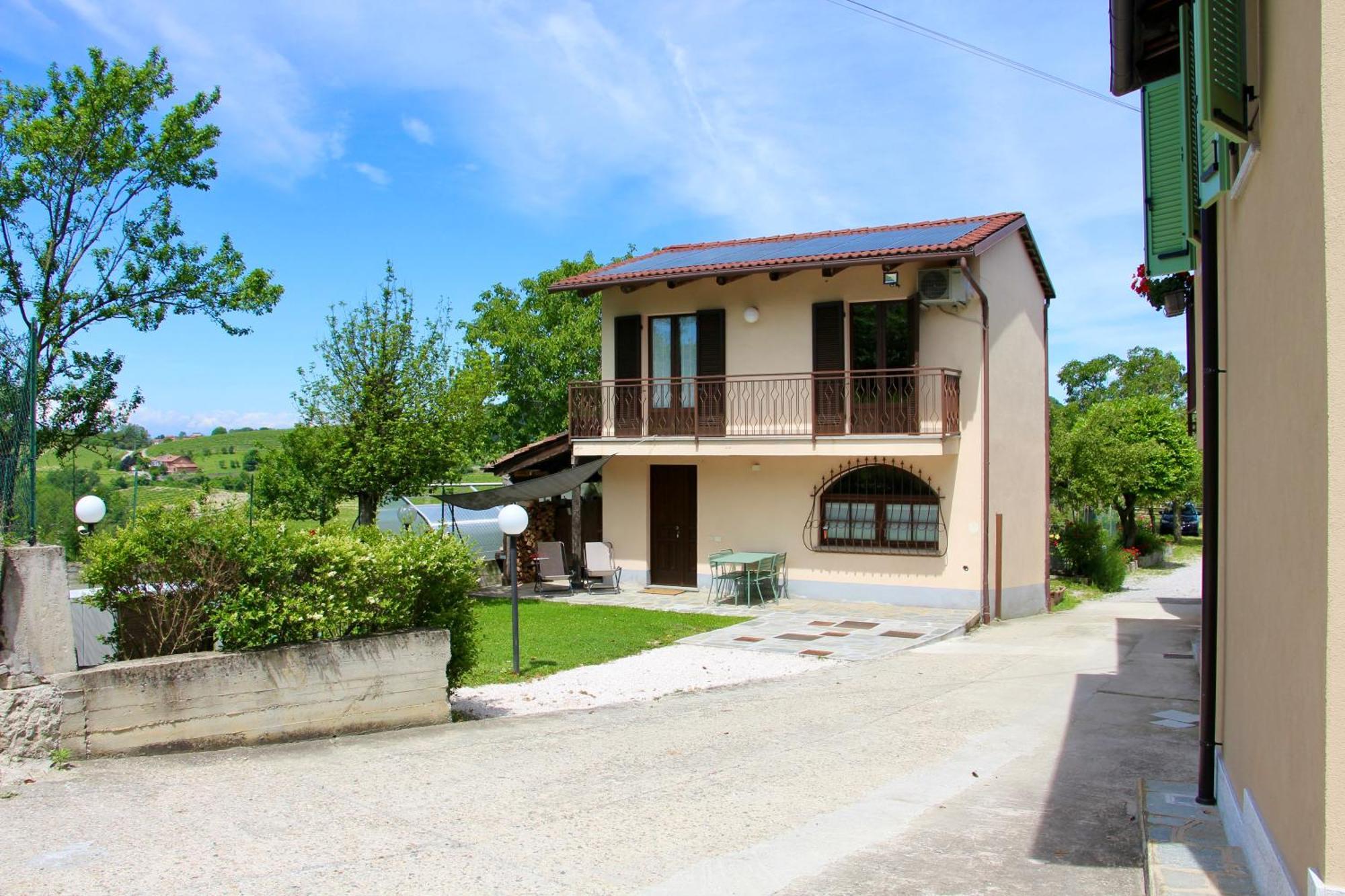In Casetta Monforte dʼAlba Εξωτερικό φωτογραφία